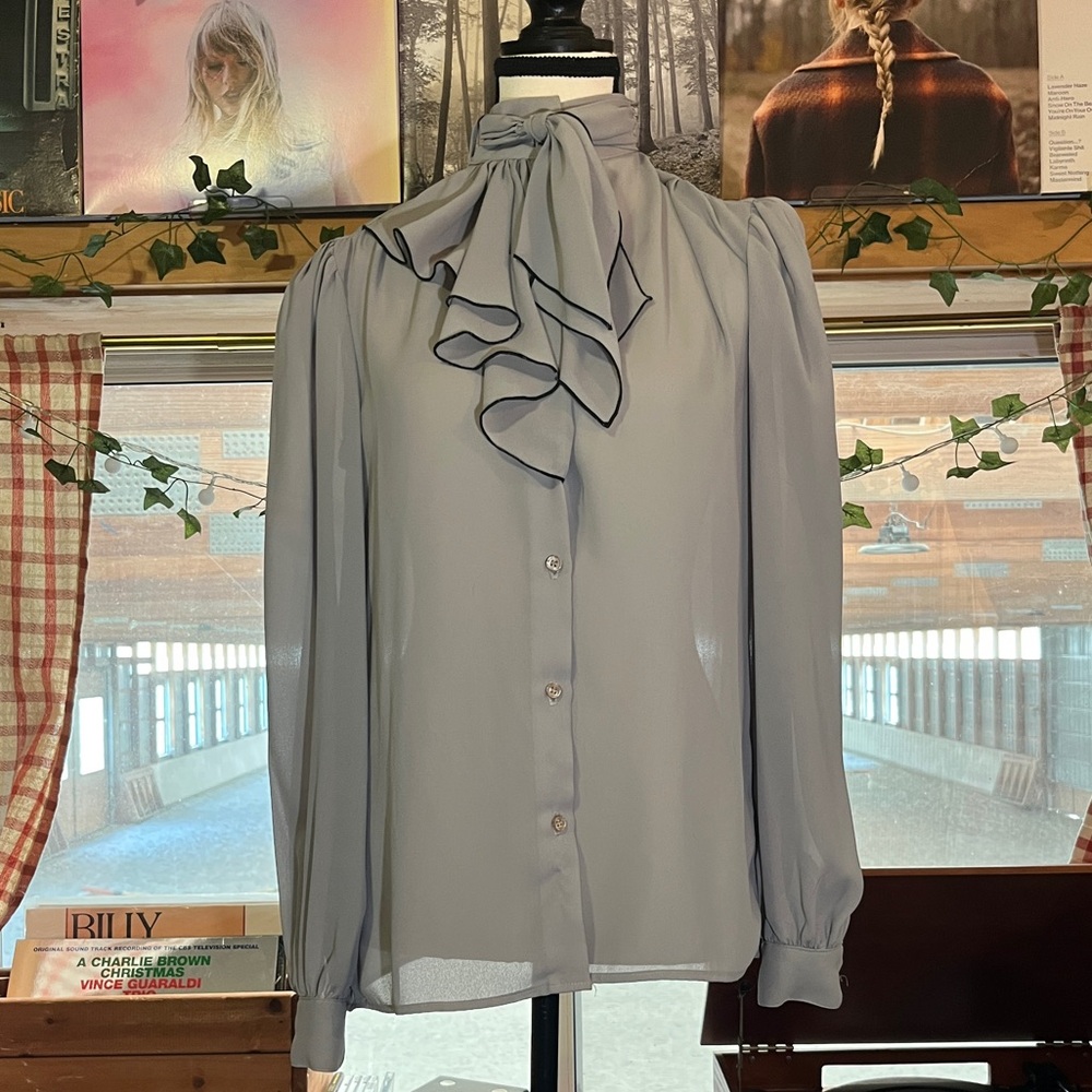 📇Elegant Gray Women's Blouse📇